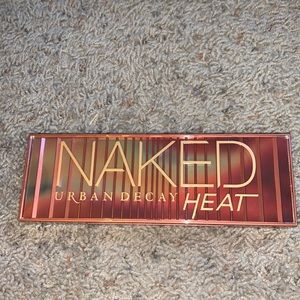 Urban Decay Naked Heat eyeshadow palette